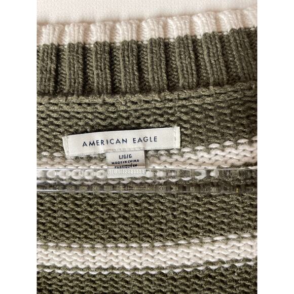 American Eagle Cropped Oversized Knit Sweater V-neck Striped Size Large - Picture 2 of 5